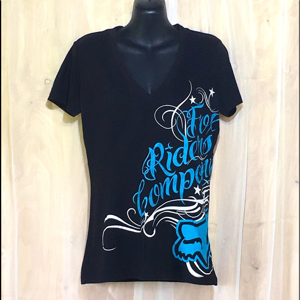 Fox women’s v-neck t-shirt size medium
